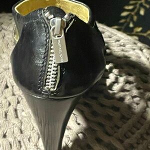 Michael Kors strappy zip back high heel platforms size 9 black leather